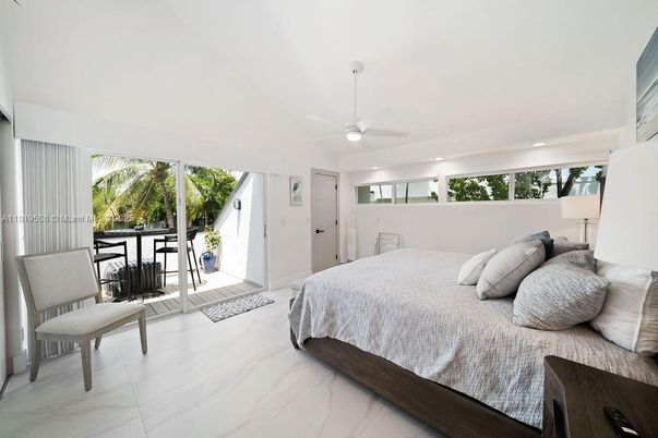 Bedroom, Interior, Marble, Recessed Lighting