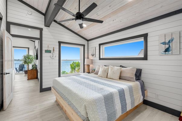 Bedroom, Interior, Water, Wooden Ceilings, Wood Texture Flooring