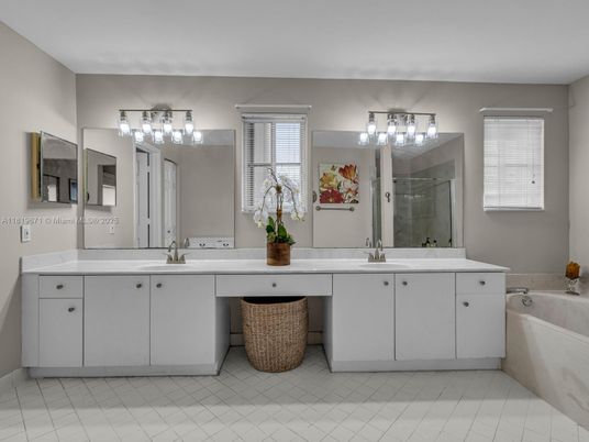 Bathroom, Dual Sink Vanities, Interior