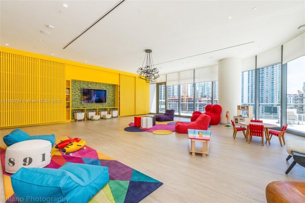 Dining room, Interior, Living room, Pendant Lights, Recessed Lighting, Wood Texture Flooring