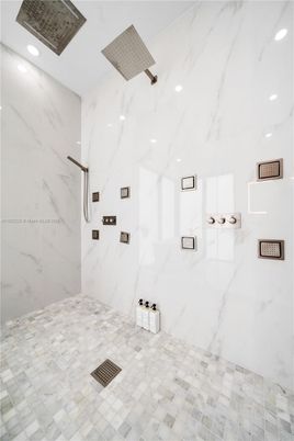 Bathroom, Interior, Marble Walls, Recessed Lighting