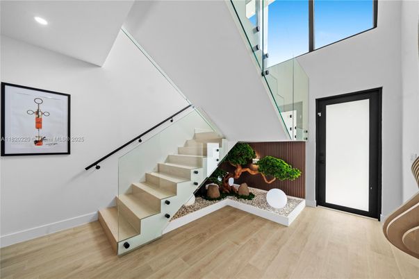 Interior, Recessed Lighting, Wood Texture Flooring