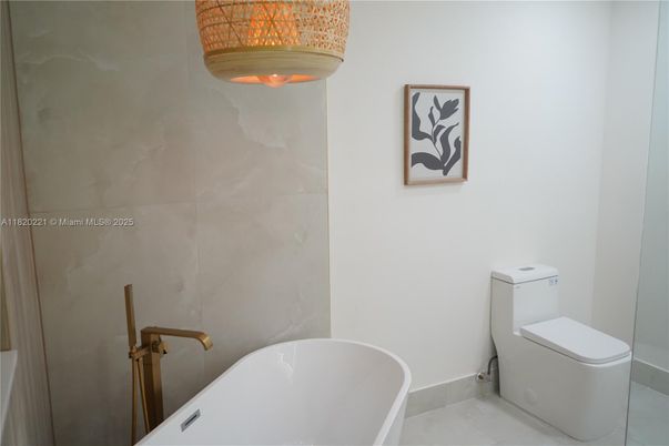 Bathroom, Free Standing Baths, Interior