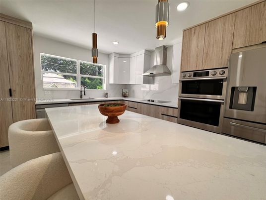 Interior, Kitchen, Pendant Lights, Recessed Lighting, Stainless Steel Appliances