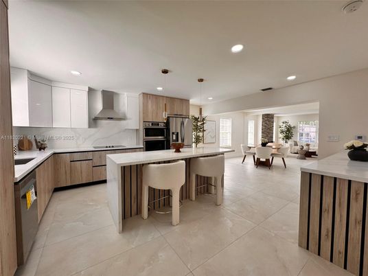 Dining room, Interior, Kitchen, Pendant Lights, Recessed Lighting, Stainless Steel Appliances