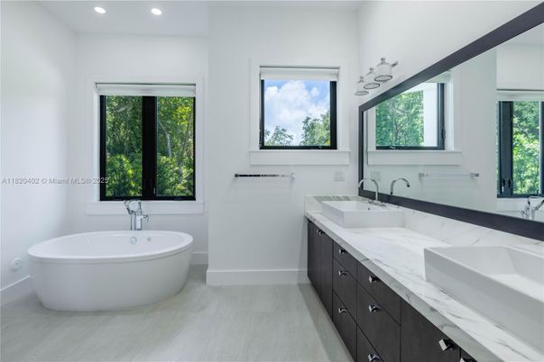Bathroom, Dual Sink Vanities, Free Standing Baths, Interior, Recessed Lighting