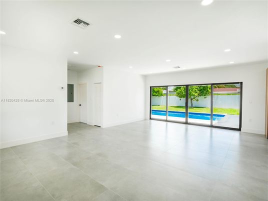 Empty room, Interior, Recessed Lighting