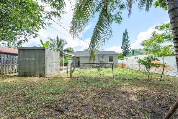 Backyard, Exterior