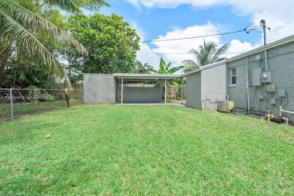 Backyard, Exterior