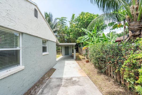 Backyard, Exterior