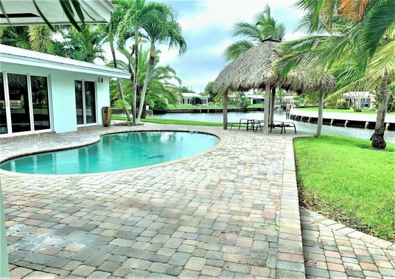 Exterior, Pool, Water