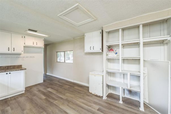 Interior, Recessed Lighting, Walk-in Closets, Wood Texture Flooring