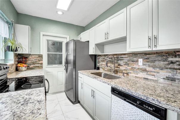 Interior, Kitchen, Marble, Recessed Lighting