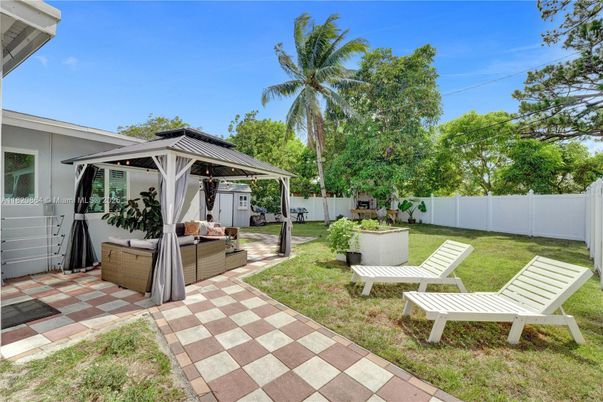 Backyard, Exterior, Hot Tub