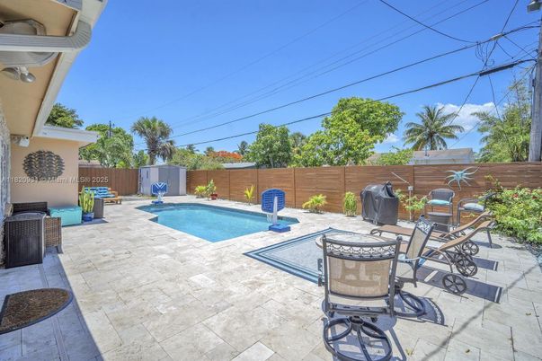 Exterior, Pool