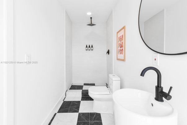 Bathroom, Interior, Marble, Recessed Lighting
