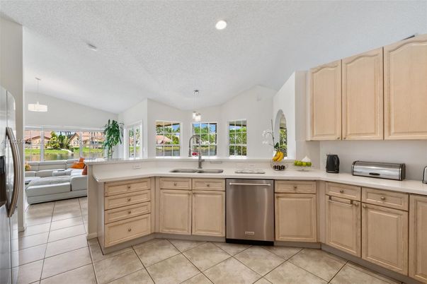 Interior, Kitchen, Pendant Lights, Recessed Lighting