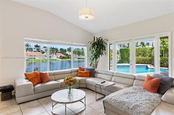Interior, Living room, Water