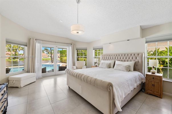 Bedroom, Interior, Pendant Lights, Water