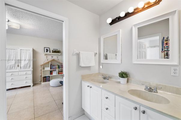 Bathroom, Dual Sink Vanities, Interior