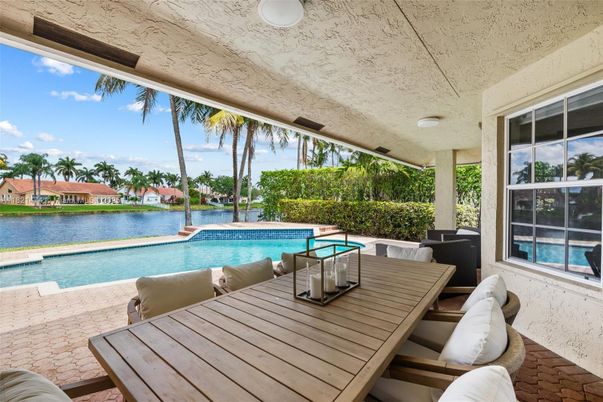 Exterior, Pool, Water