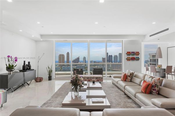 Interior, Living room, Recessed Lighting, Water