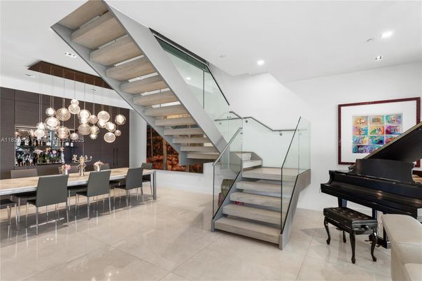 Dining room, Interior, Pendant Lights, Piano, Recessed Lighting