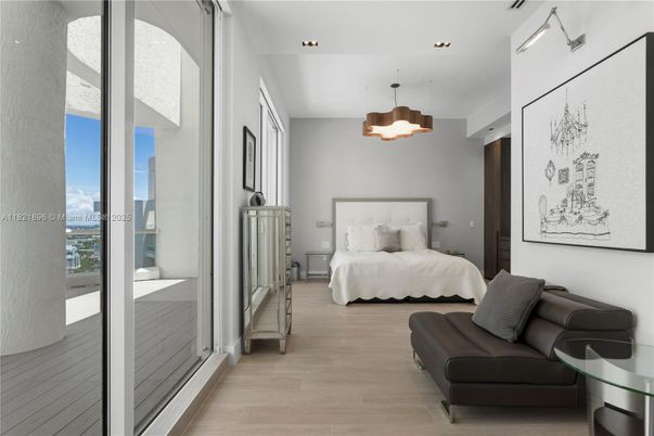 Bedroom, Interior, Pendant Lights, Recessed Lighting, Wood Texture Flooring