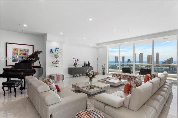 Interior, Living room, Piano, Recessed Lighting, Water