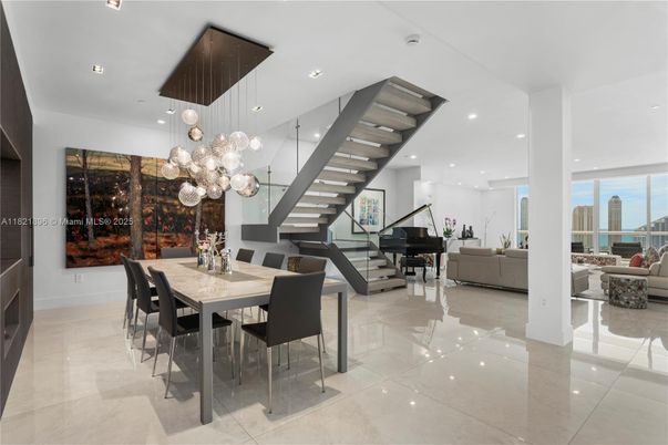 Dining room, Interior, Living room, Pendant Lights, Piano, Recessed Lighting