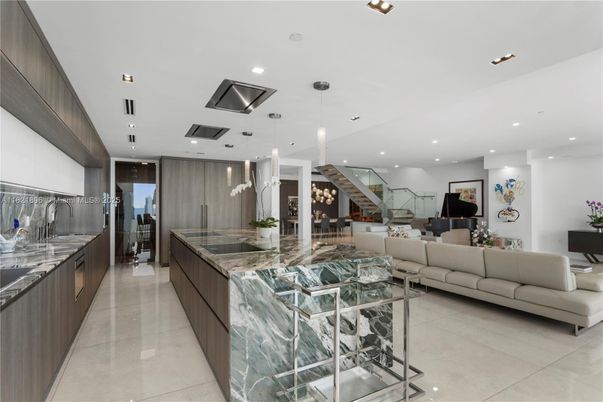 Interior, Living room, Pendant Lights, Recessed Lighting