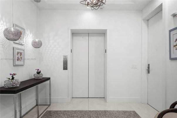 Elevator, Interior