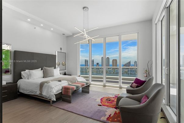 Bedroom, Interior, Pendant Lights, Recessed Lighting, Water, Wood Texture Flooring