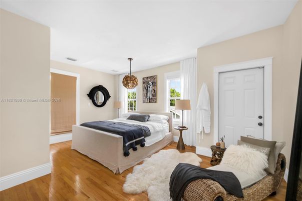 Bedroom, Interior, Pendant Lights, Wood Texture Flooring