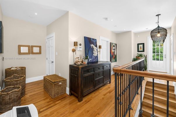 Interior, Pendant Lights, Recessed Lighting, Wood Texture Flooring