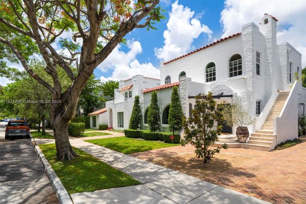 Exterior, Facade, Spanish Mediterranean