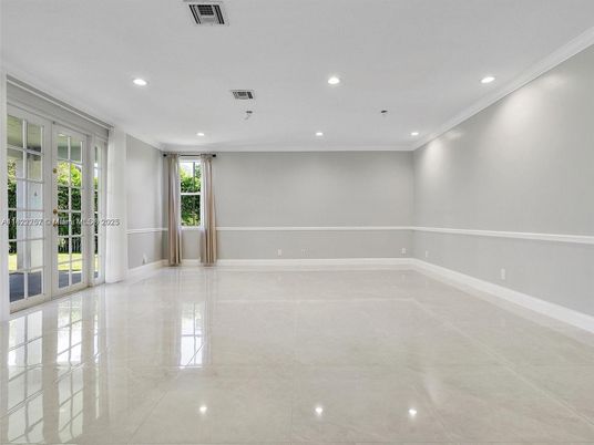 Empty room, Interior, Recessed Lighting