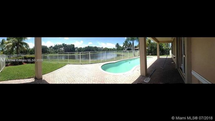 Exterior, Pool, Water