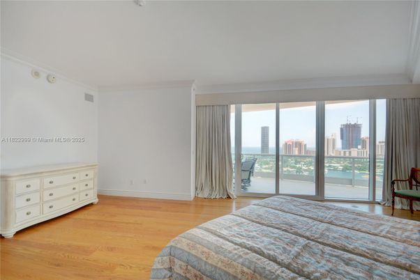 Bedroom, Interior, Water, Wood Texture Flooring