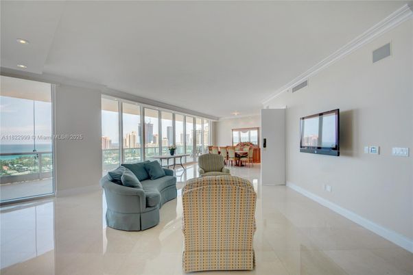 Dining room, Interior, Living room, Recessed Lighting, Water