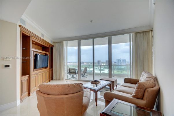 Interior, Living room, Water