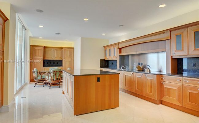 Dining room, Interior, Kitchen, Recessed Lighting