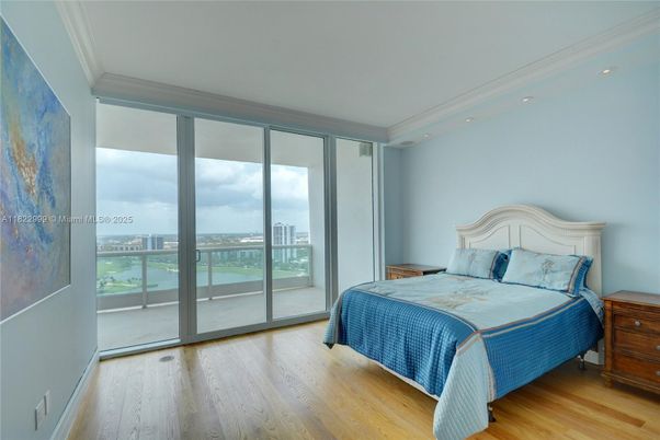 Bedroom, Interior, Recessed Lighting, Water, Wood Texture Flooring