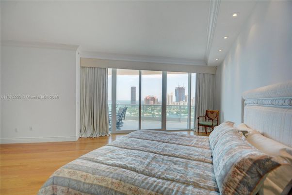 Bedroom, Interior, Recessed Lighting, Water, Wood Texture Flooring