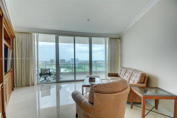 Interior, Living room, Water