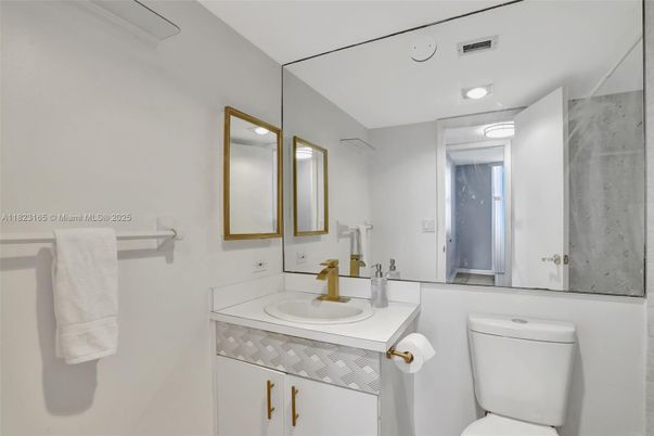 Bathroom, Interior, Recessed Lighting