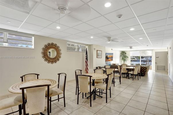 Dining room, Interior, Recessed Lighting