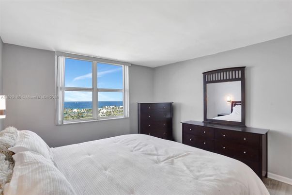 Bedroom, Interior, Water