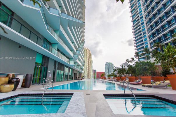 Exterior, Pool