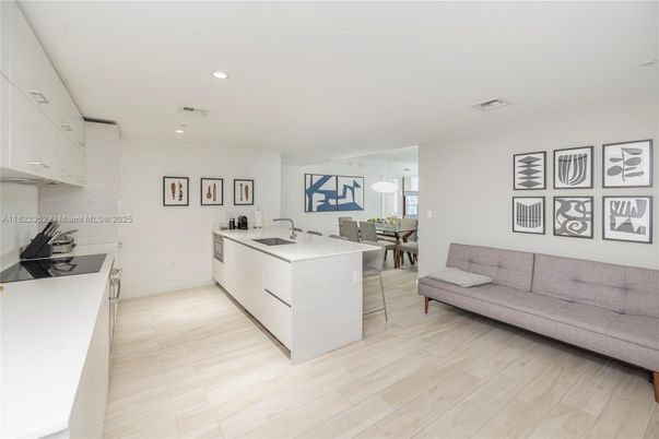 Dining room, Interior, Kitchen, Recessed Lighting, Wood Texture Flooring